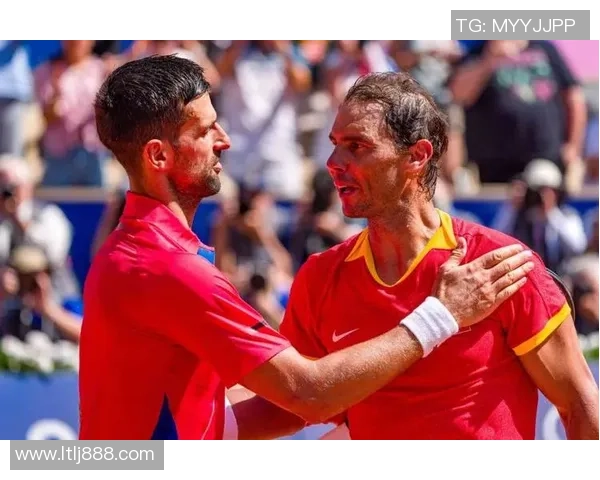 足球传奇逐渐谢幕：退役潮来袭，曾经的绿茵英雄们的告别时刻