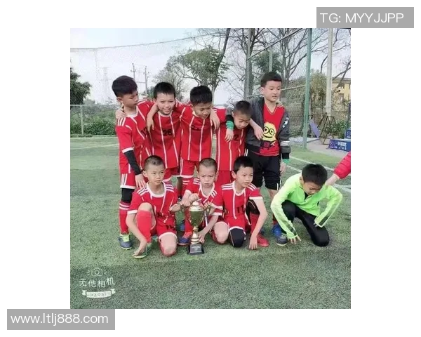 愿你在绿茵场上永远闪耀光芒 继续书写属于你的传奇故事 愿你在绿茵场上永远闪耀光芒 继续书写属于你的传奇故事